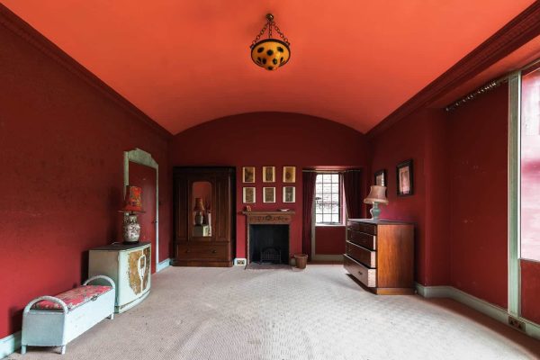 Rockstar Mansion England Featured Image