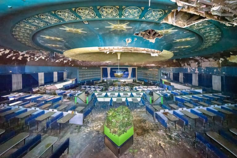 Blue Green Bingo Hall England Featured Image
