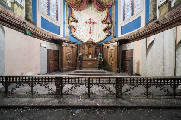 Belgium Autumn 2022 The Surprise Tour Janine Pendleton In Abandoned Church