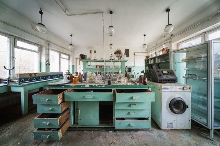 Opuszczone Laboratorium Abandoned Laboratory Poland Featured Image