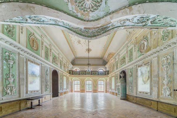 Palace Of The Gods Pałac B Poland Featured Image