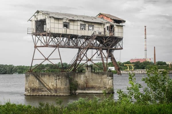 Esztergom Coal Loader Esztergomi Szénrakodó Hungary Featured Image